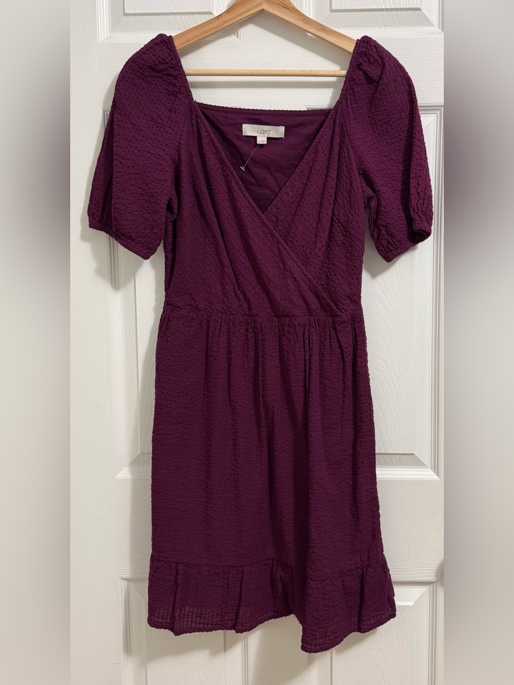 Loft Crinkle Flounce Puff Sleeve Wrap Dress in Sweet Beet NWOT - Picture 2 of 5